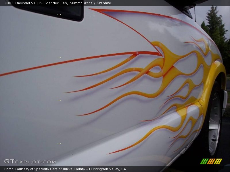 Summit White / Graphite 2002 Chevrolet S10 LS Extended Cab