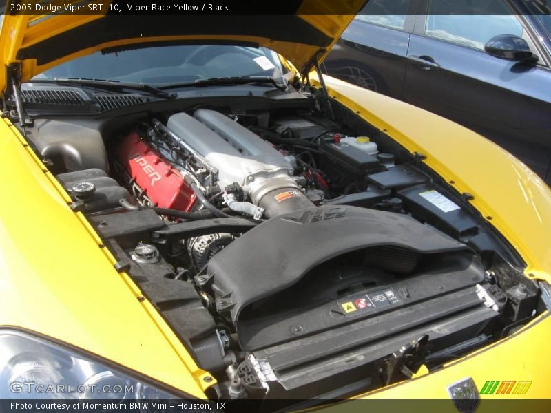 Viper Race Yellow / Black 2005 Dodge Viper SRT-10