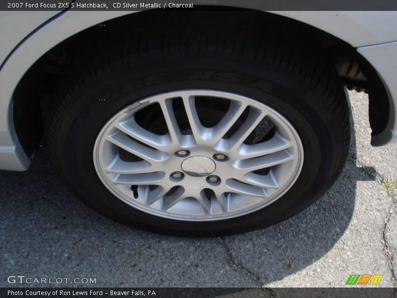 CD Silver Metallic / Charcoal 2007 Ford Focus ZX5 S Hatchback