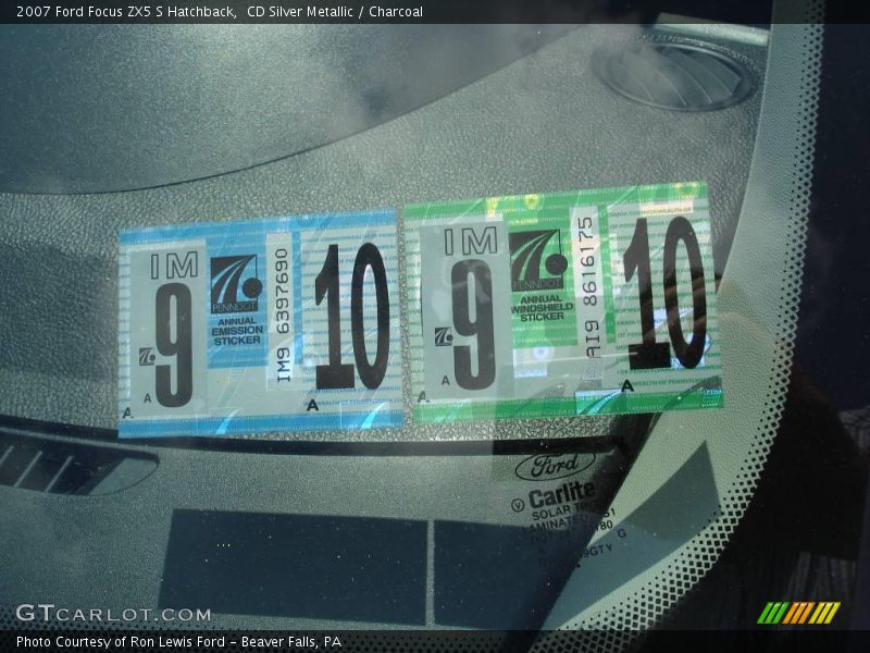 CD Silver Metallic / Charcoal 2007 Ford Focus ZX5 S Hatchback