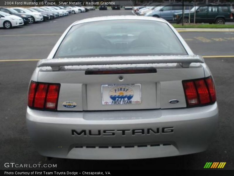 Silver Metallic / Medium Graphite 2004 Ford Mustang V6 Coupe
