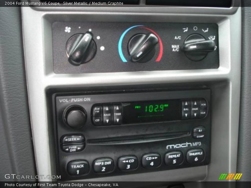 Silver Metallic / Medium Graphite 2004 Ford Mustang V6 Coupe