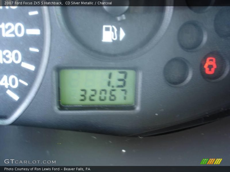 CD Silver Metallic / Charcoal 2007 Ford Focus ZX5 S Hatchback