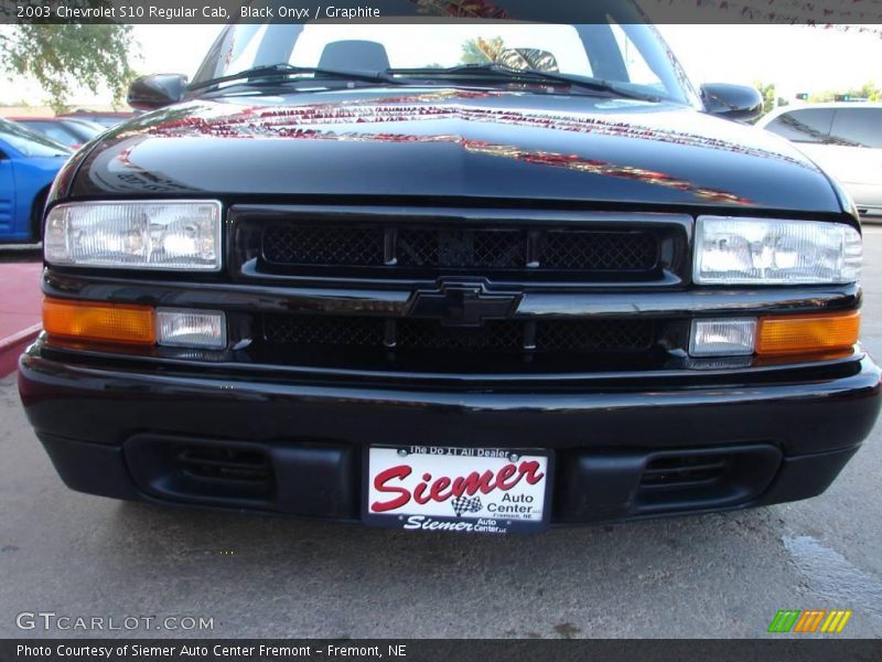 Black Onyx / Graphite 2003 Chevrolet S10 Regular Cab
