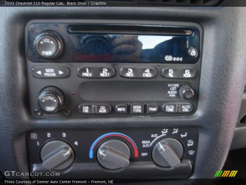 Black Onyx / Graphite 2003 Chevrolet S10 Regular Cab