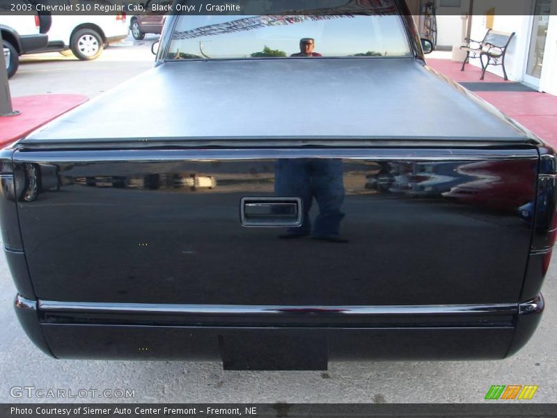 Black Onyx / Graphite 2003 Chevrolet S10 Regular Cab