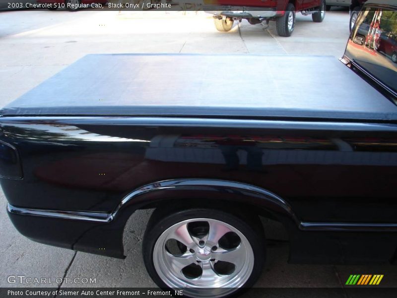 Black Onyx / Graphite 2003 Chevrolet S10 Regular Cab