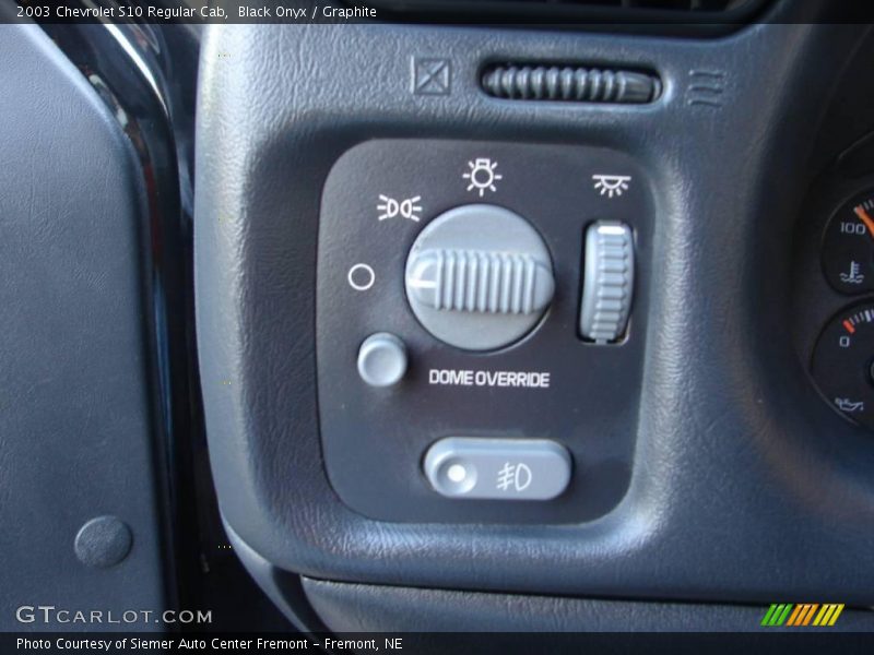 Black Onyx / Graphite 2003 Chevrolet S10 Regular Cab