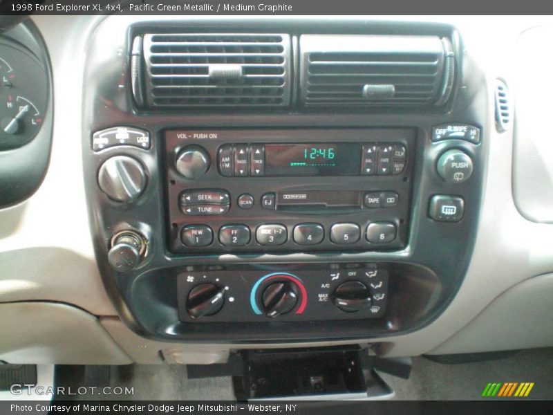 Pacific Green Metallic / Medium Graphite 1998 Ford Explorer XL 4x4