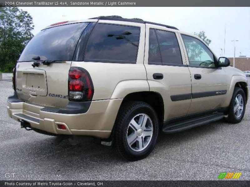 Sandstone Metallic / Light Cashmere 2004 Chevrolet TrailBlazer LS 4x4