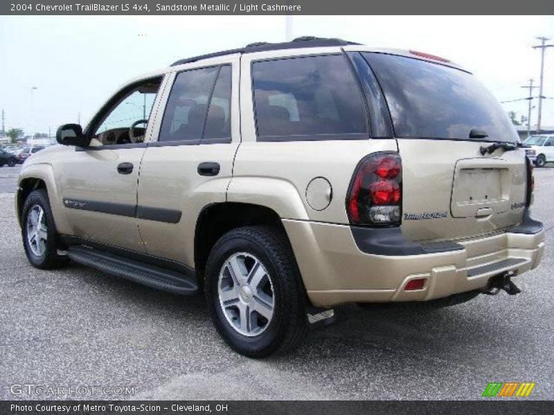 Sandstone Metallic / Light Cashmere 2004 Chevrolet TrailBlazer LS 4x4