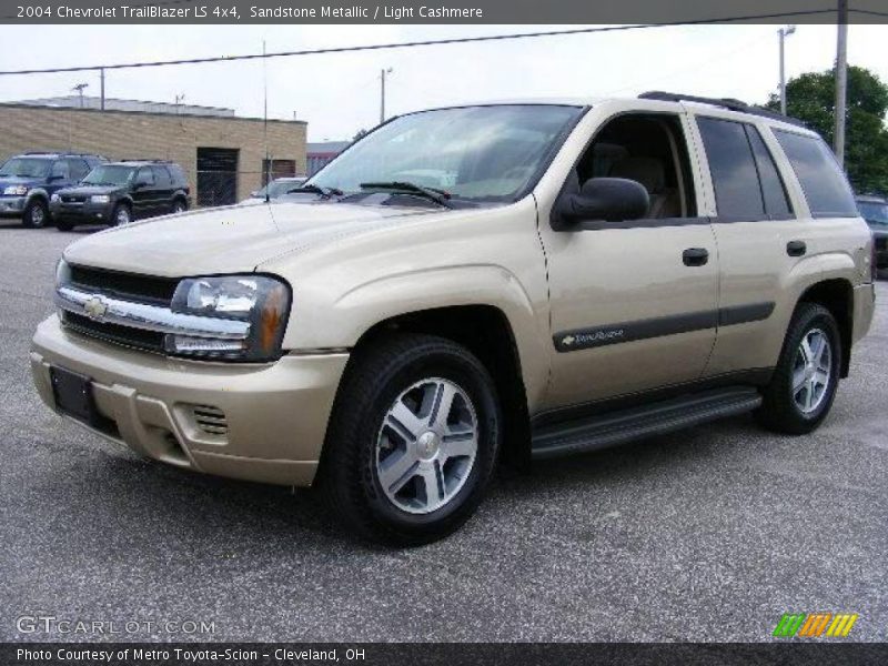 Sandstone Metallic / Light Cashmere 2004 Chevrolet TrailBlazer LS 4x4