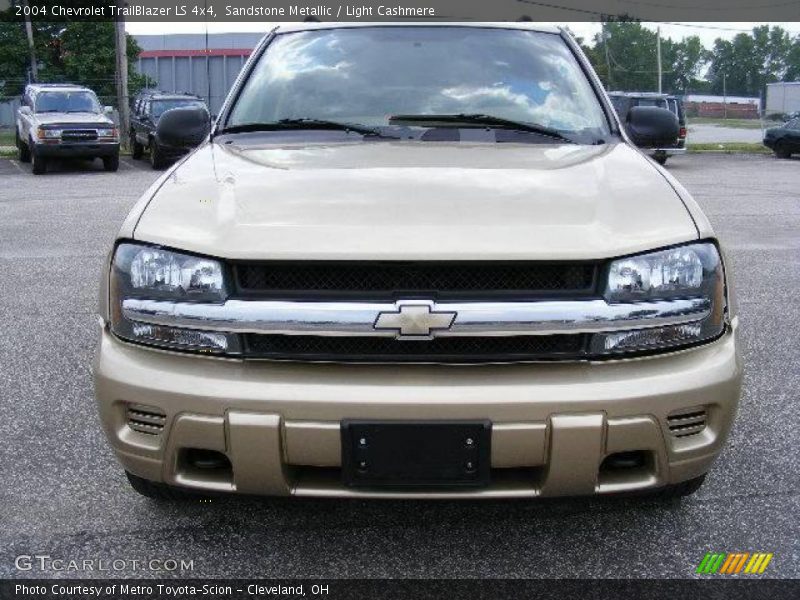 Sandstone Metallic / Light Cashmere 2004 Chevrolet TrailBlazer LS 4x4