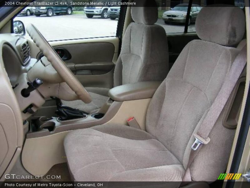 Sandstone Metallic / Light Cashmere 2004 Chevrolet TrailBlazer LS 4x4