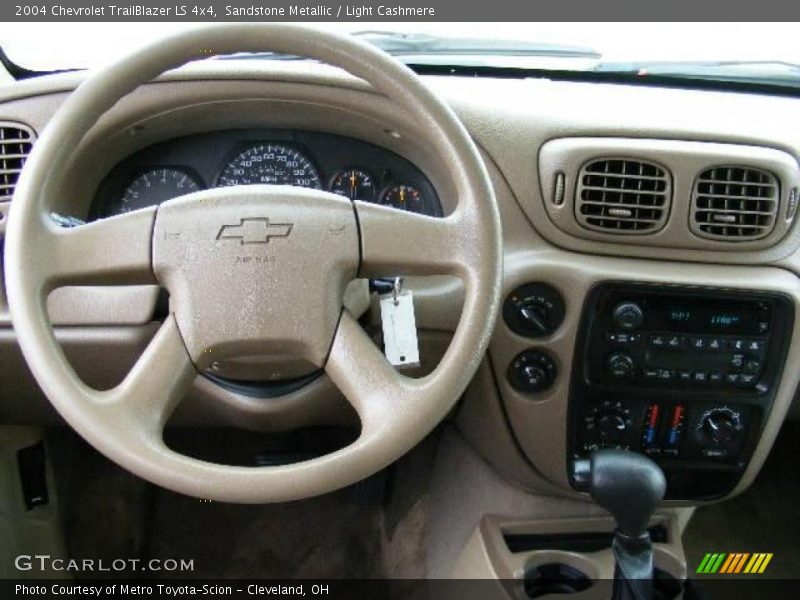 Sandstone Metallic / Light Cashmere 2004 Chevrolet TrailBlazer LS 4x4