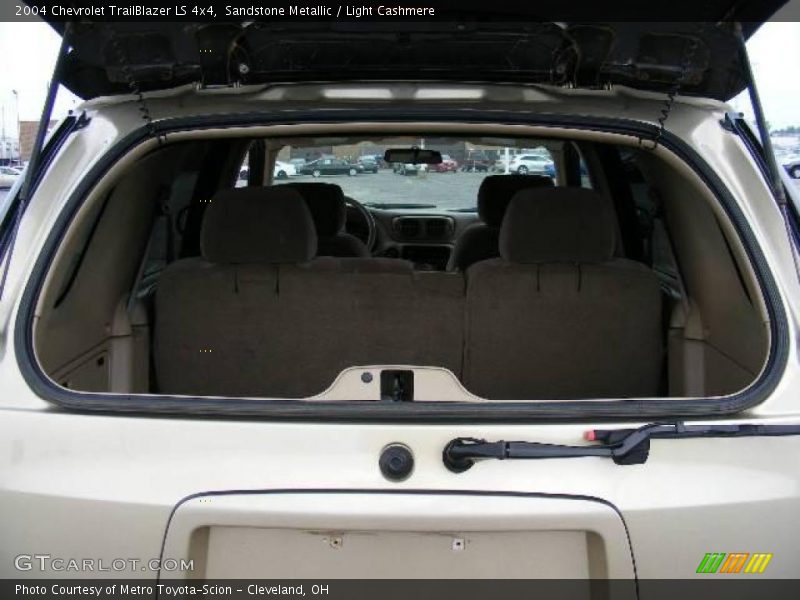 Sandstone Metallic / Light Cashmere 2004 Chevrolet TrailBlazer LS 4x4