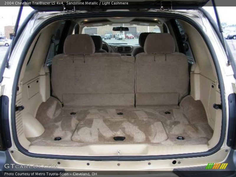 Sandstone Metallic / Light Cashmere 2004 Chevrolet TrailBlazer LS 4x4