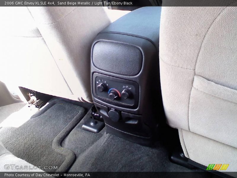 Sand Beige Metallic / Light Tan/Ebony Black 2006 GMC Envoy XL SLE 4x4