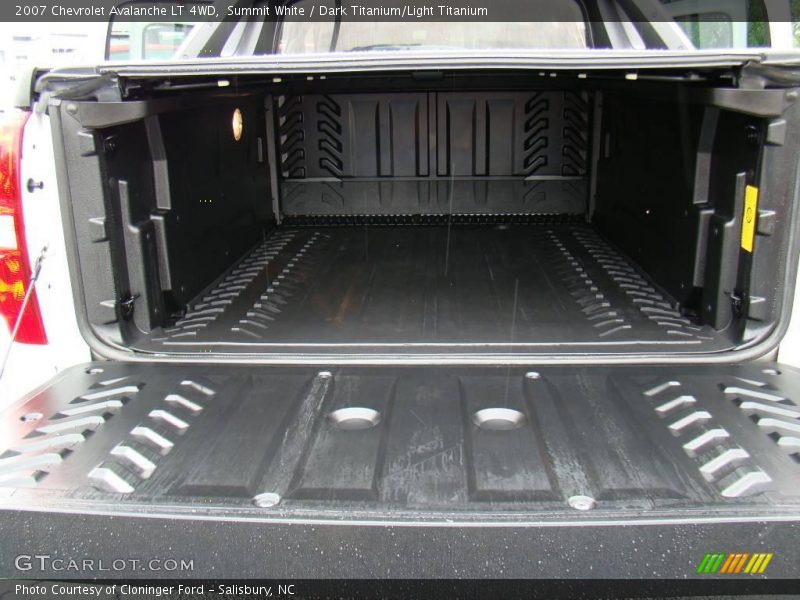 Summit White / Dark Titanium/Light Titanium 2007 Chevrolet Avalanche LT 4WD