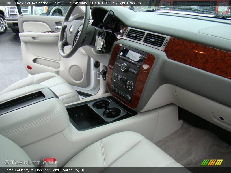 Summit White / Dark Titanium/Light Titanium 2007 Chevrolet Avalanche LT 4WD
