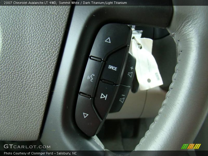 Summit White / Dark Titanium/Light Titanium 2007 Chevrolet Avalanche LT 4WD