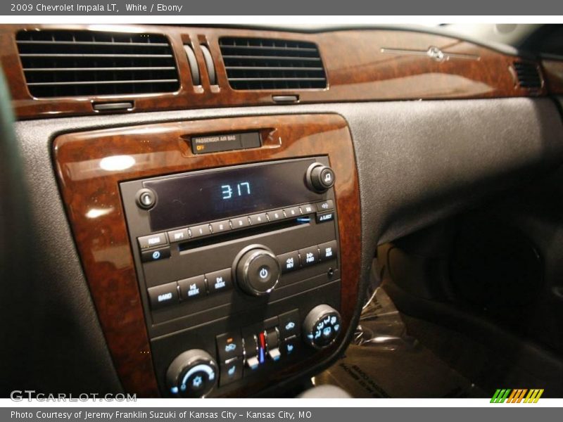 White / Ebony 2009 Chevrolet Impala LT