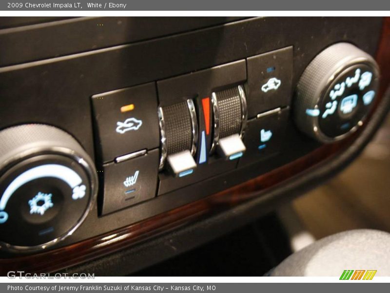 White / Ebony 2009 Chevrolet Impala LT