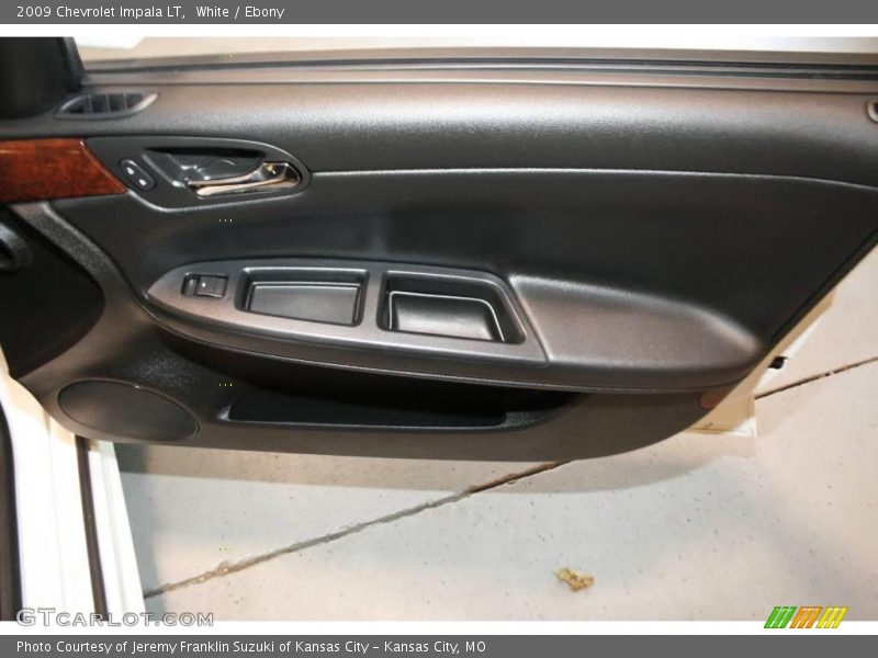 White / Ebony 2009 Chevrolet Impala LT