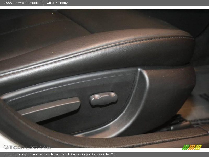 White / Ebony 2009 Chevrolet Impala LT