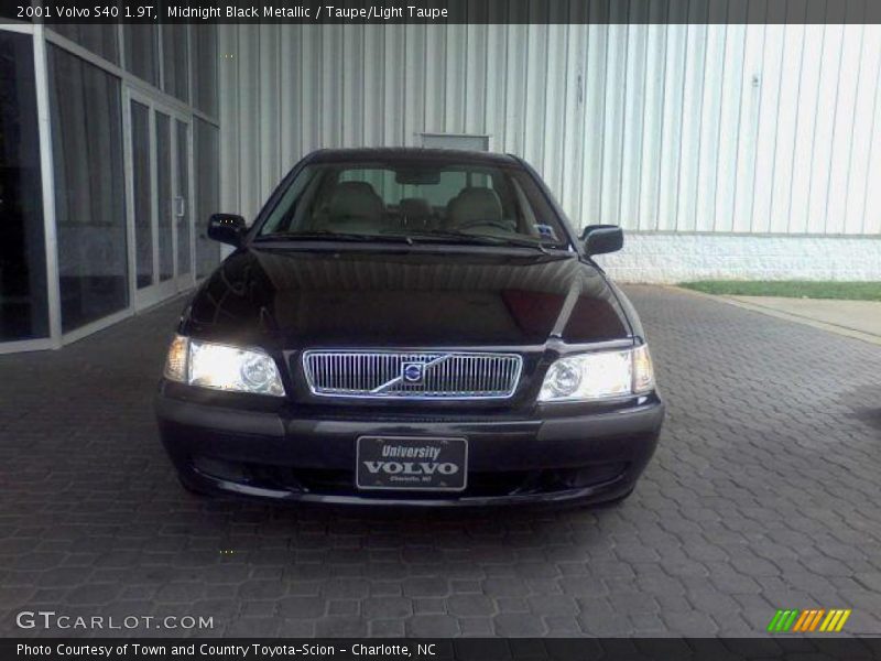 Midnight Black Metallic / Taupe/Light Taupe 2001 Volvo S40 1.9T