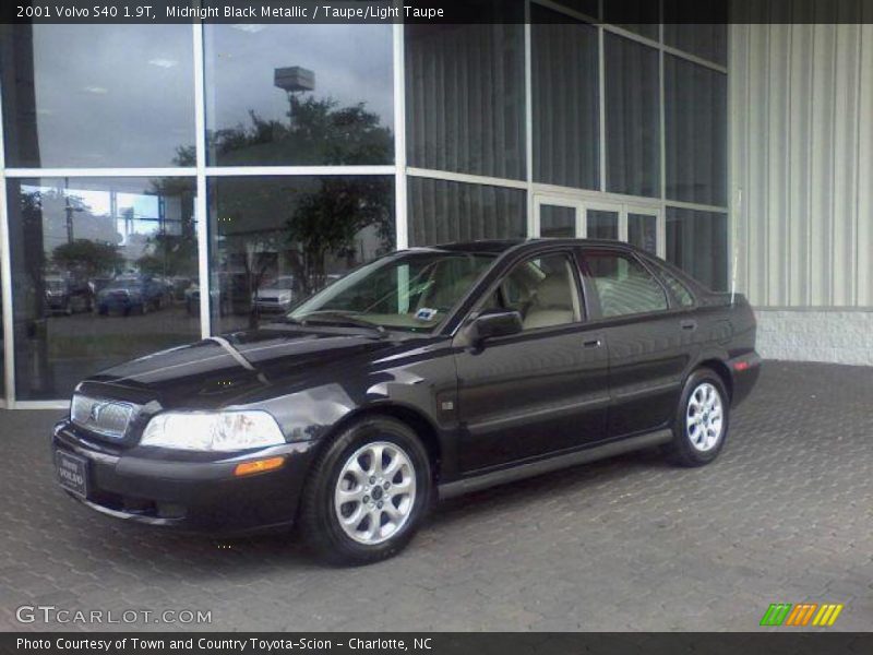 Midnight Black Metallic / Taupe/Light Taupe 2001 Volvo S40 1.9T