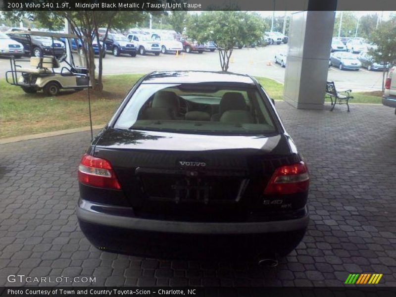 Midnight Black Metallic / Taupe/Light Taupe 2001 Volvo S40 1.9T