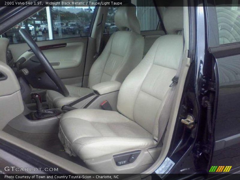 Midnight Black Metallic / Taupe/Light Taupe 2001 Volvo S40 1.9T