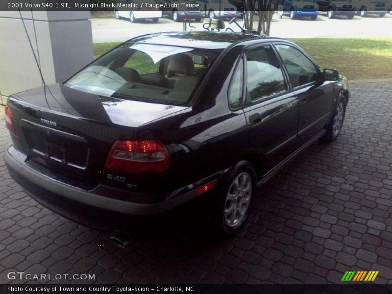 Midnight Black Metallic / Taupe/Light Taupe 2001 Volvo S40 1.9T