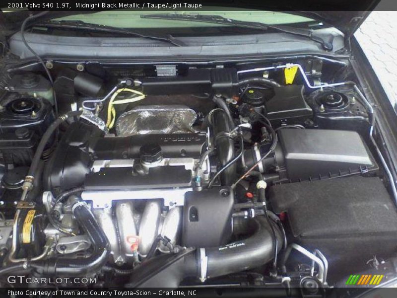 Midnight Black Metallic / Taupe/Light Taupe 2001 Volvo S40 1.9T