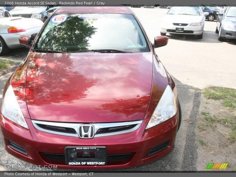 Redondo Red Pearl / Gray 2006 Honda Accord SE Sedan