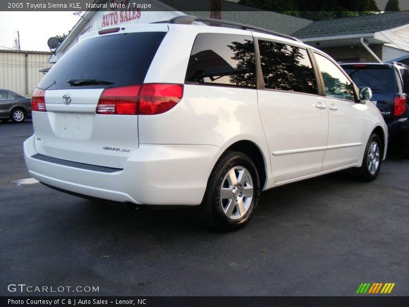 Natural White / Taupe 2005 Toyota Sienna XLE