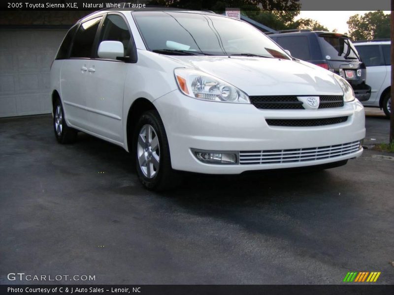 Natural White / Taupe 2005 Toyota Sienna XLE