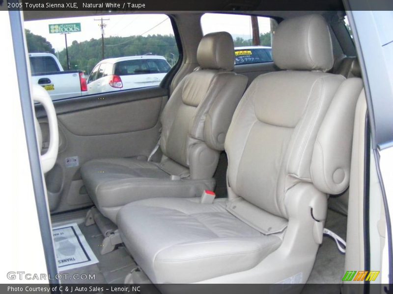Natural White / Taupe 2005 Toyota Sienna XLE