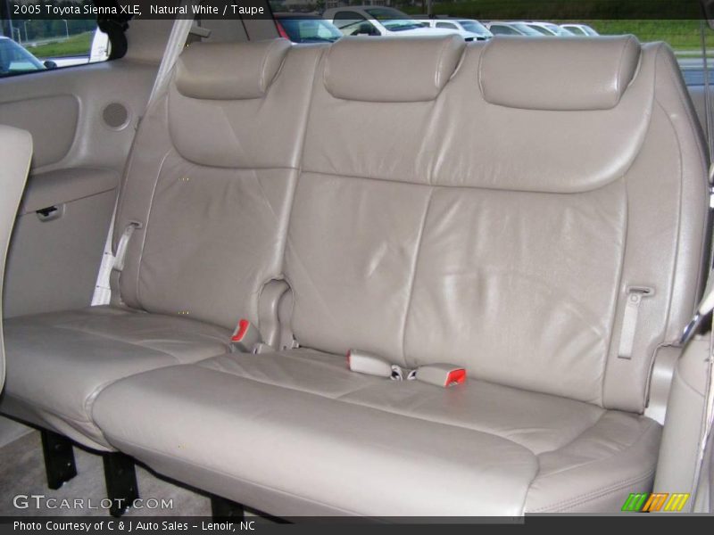 Natural White / Taupe 2005 Toyota Sienna XLE