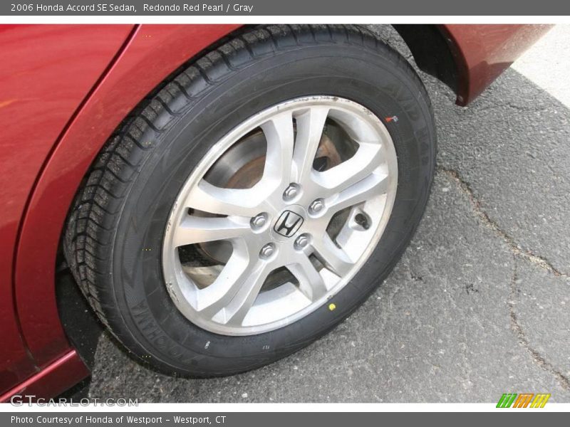 Redondo Red Pearl / Gray 2006 Honda Accord SE Sedan