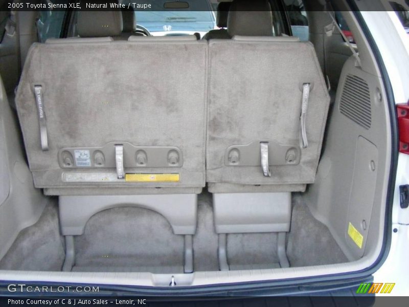Natural White / Taupe 2005 Toyota Sienna XLE