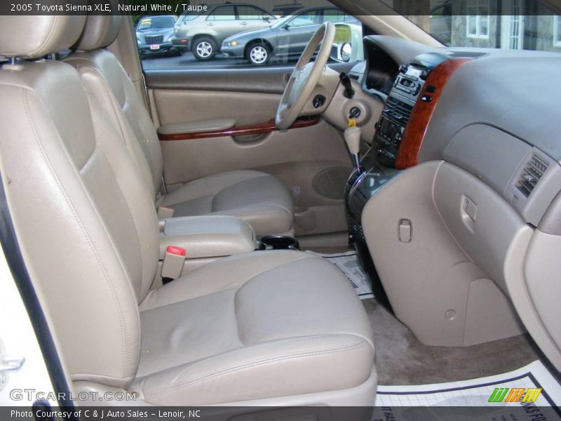 Natural White / Taupe 2005 Toyota Sienna XLE