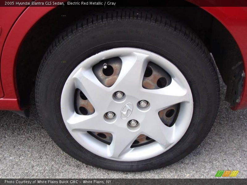 Electric Red Metallic / Gray 2005 Hyundai Elantra GLS Sedan