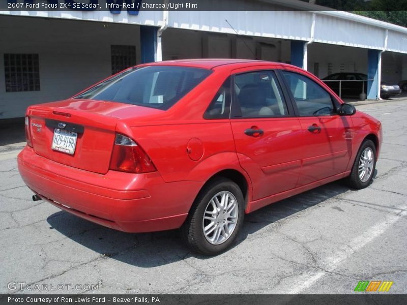 Infra-Red / Charcoal/Light Flint 2007 Ford Focus ZX4 SE Sedan