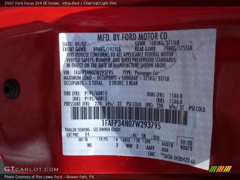 Infra-Red / Charcoal/Light Flint 2007 Ford Focus ZX4 SE Sedan