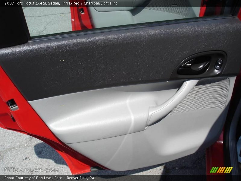 Infra-Red / Charcoal/Light Flint 2007 Ford Focus ZX4 SE Sedan