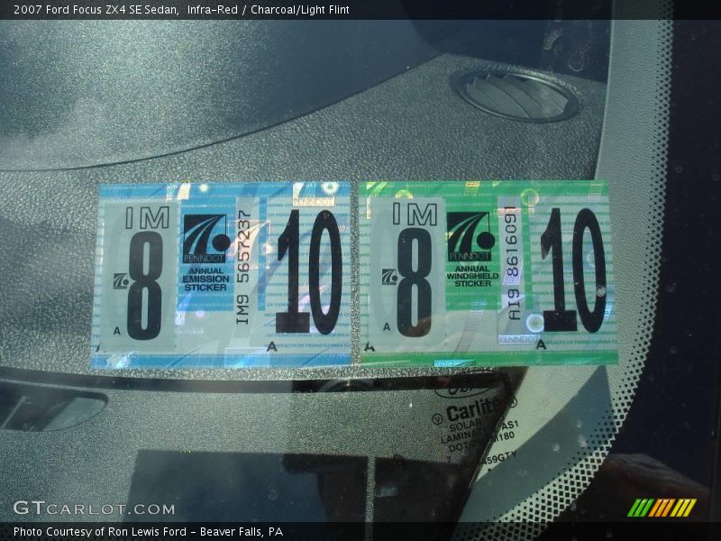 Infra-Red / Charcoal/Light Flint 2007 Ford Focus ZX4 SE Sedan