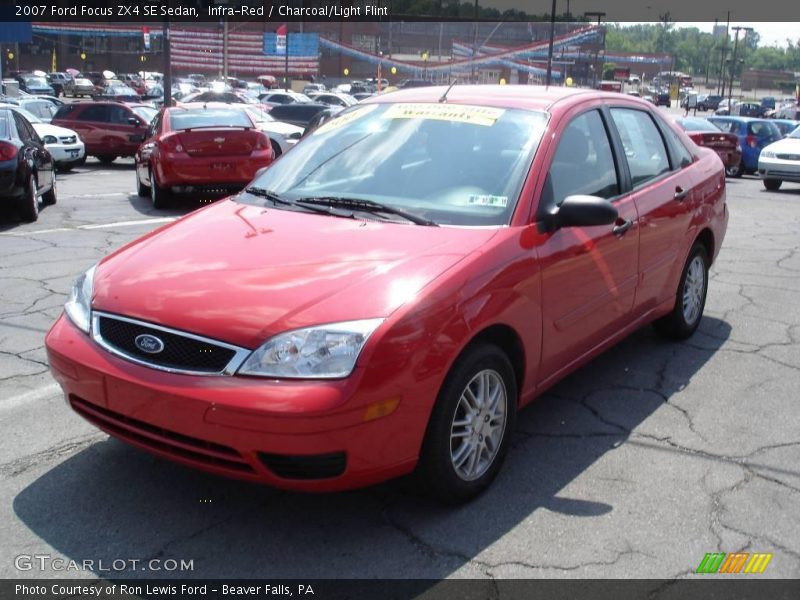 Infra-Red / Charcoal/Light Flint 2007 Ford Focus ZX4 SE Sedan