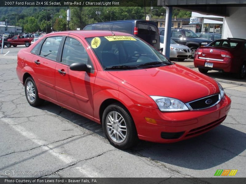 Infra-Red / Charcoal/Light Flint 2007 Ford Focus ZX4 SE Sedan